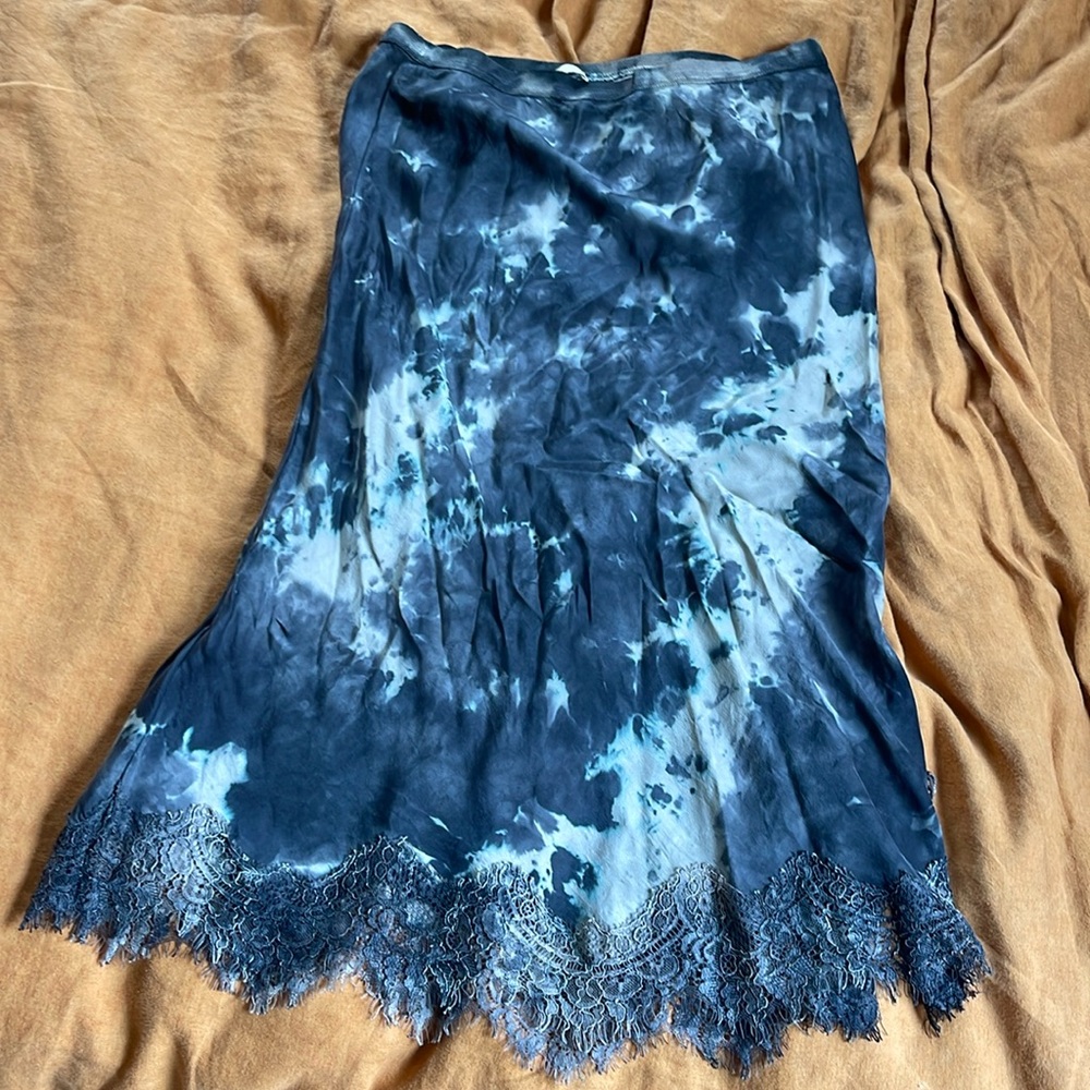 Gold Hawk small silk skirt.